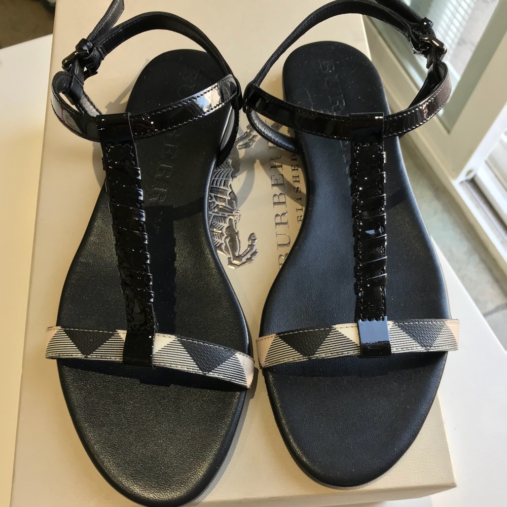 Burberry nova stitching conyers flat sandals